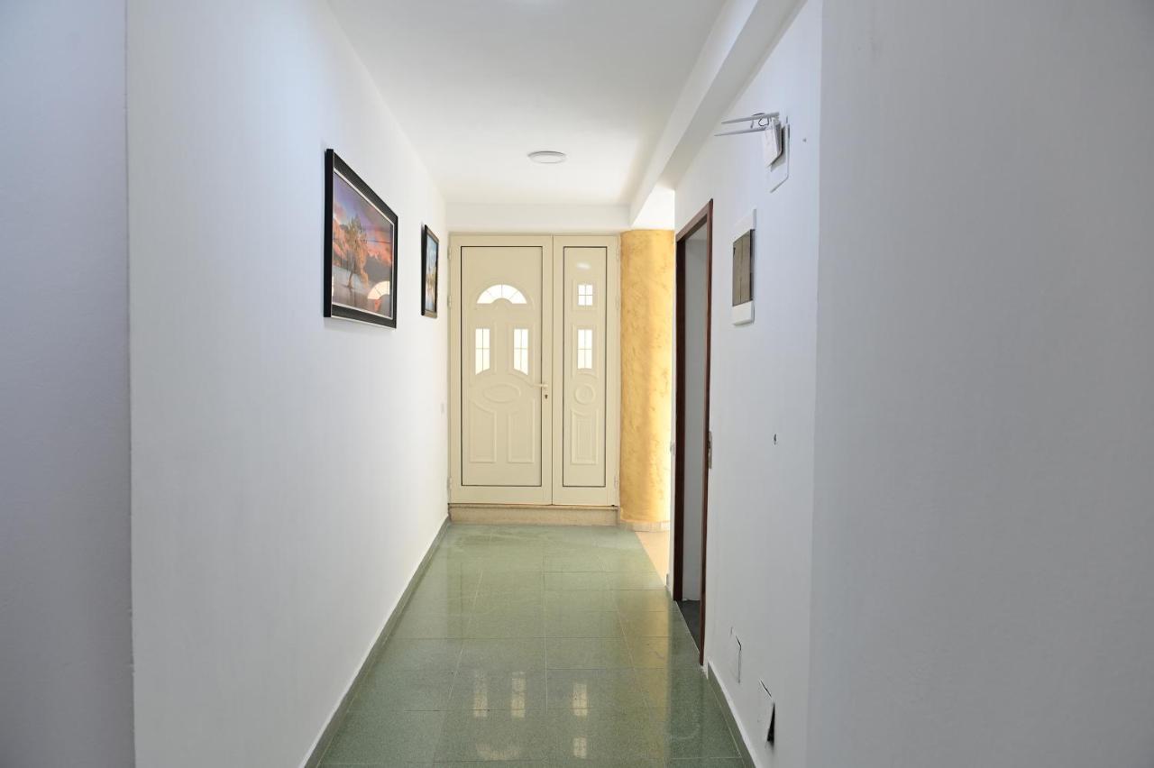 Vila Oxinn Kryemedhej Ngoại thất bức ảnh