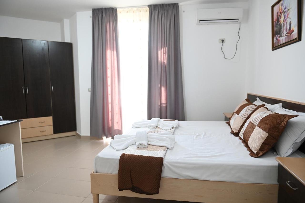 Vila Oxinn Kryemedhej Ngoại thất bức ảnh