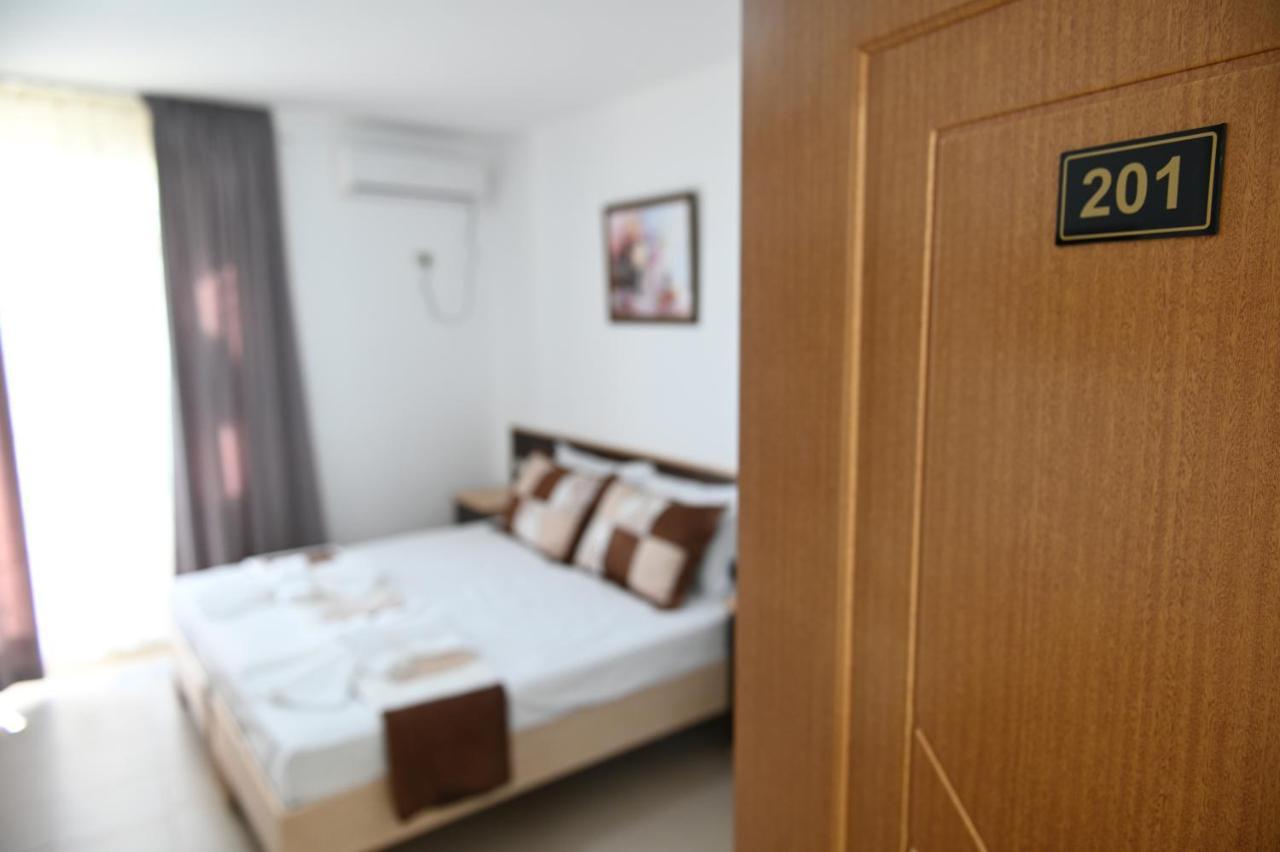 Vila Oxinn Kryemedhej Ngoại thất bức ảnh