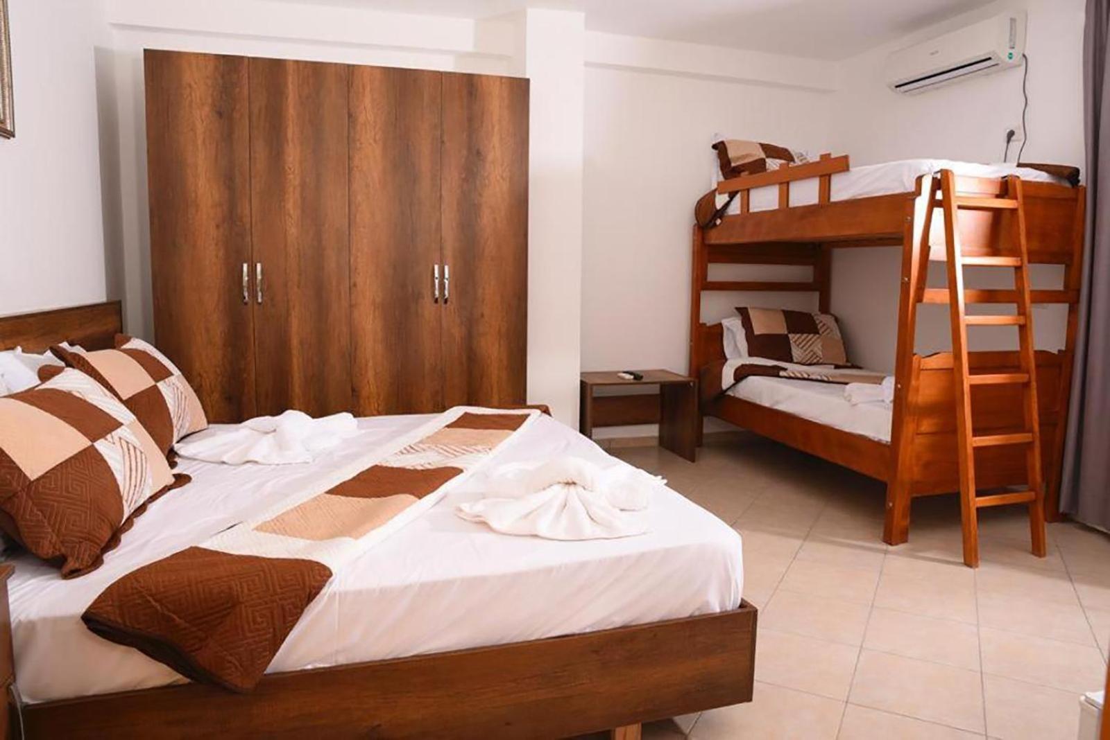 Vila Oxinn Kryemedhej Ngoại thất bức ảnh